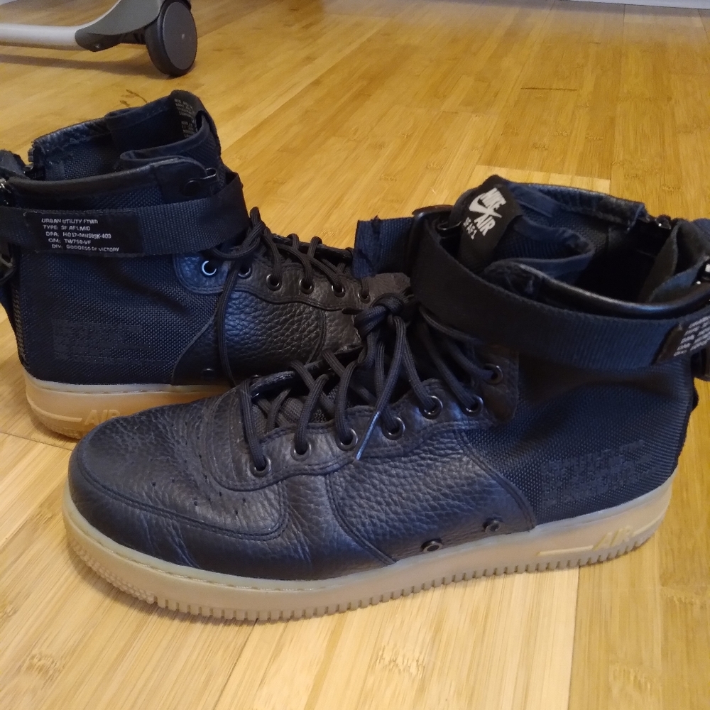 Nike SF AF1 mid black